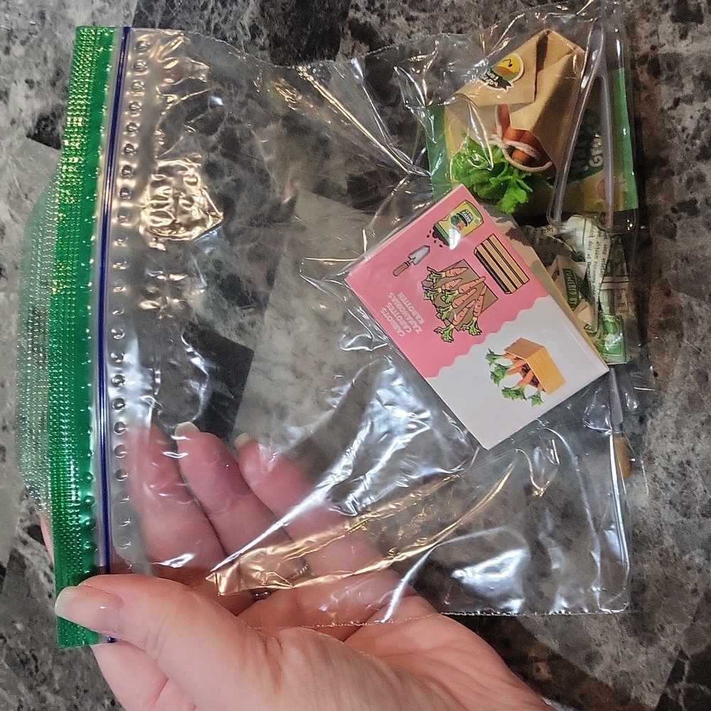 Miniverse Make It Mini Nature Carrots - Picture 5 of 5